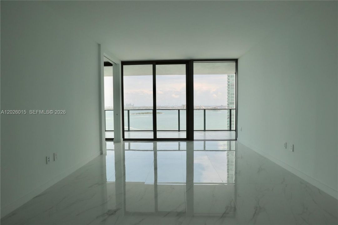 For Rent: $6,000 (2 beds, 2 baths, 1067 Square Feet)