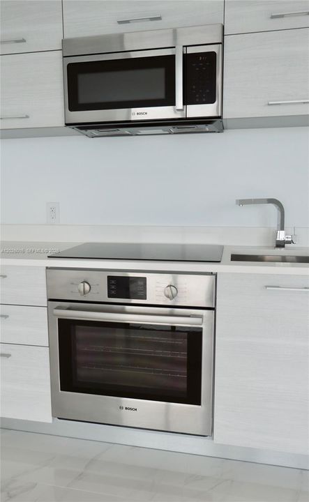 For Rent: $6,000 (2 beds, 2 baths, 1067 Square Feet)