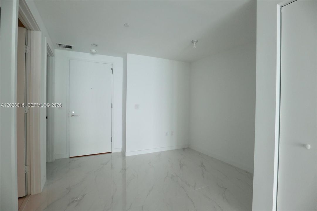 For Rent: $6,000 (2 beds, 2 baths, 1067 Square Feet)
