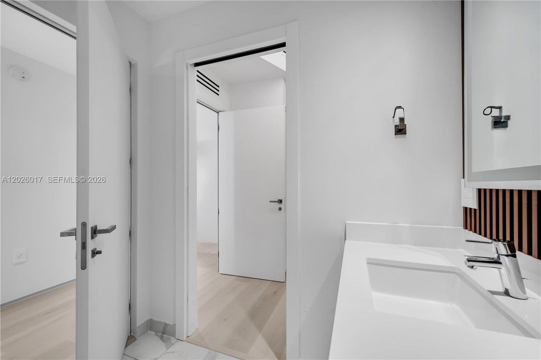 В аренду: $15,000 (3 спален, 4 ванн, 2204 Квадратных фут)