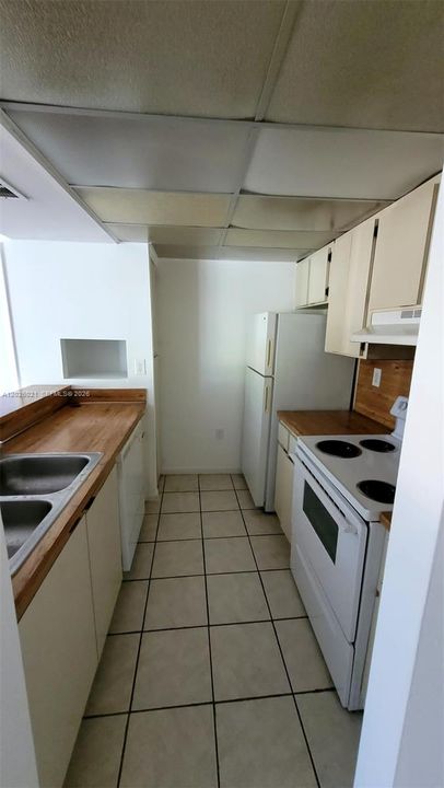 В аренду: $1,900 (2 спален, 2 ванн, 908 Квадратных фут)