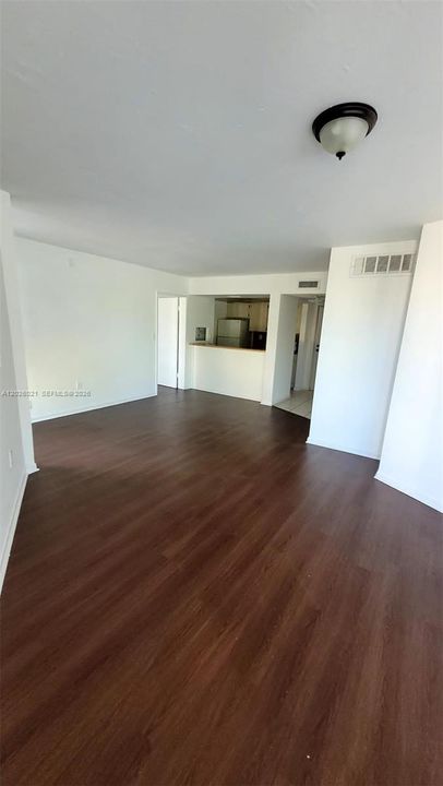 В аренду: $1,900 (2 спален, 2 ванн, 908 Квадратных фут)