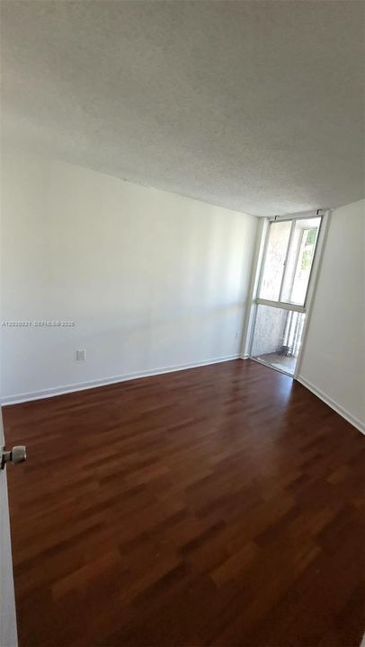 В аренду: $1,900 (2 спален, 2 ванн, 908 Квадратных фут)
