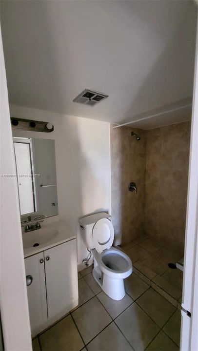 В аренду: $1,900 (2 спален, 2 ванн, 908 Квадратных фут)