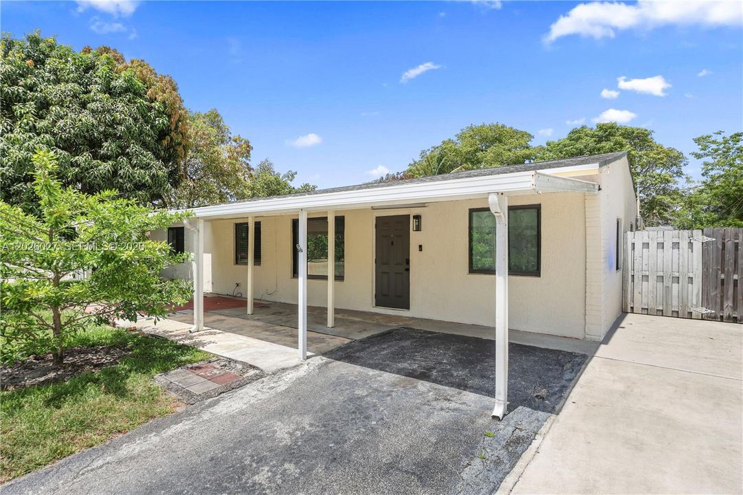 For Sale: $495,000 (4 beds, 2 baths, 1466 Square Feet)