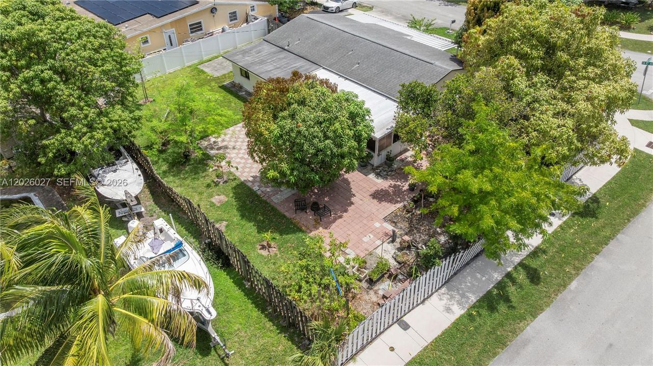 For Sale: $495,000 (4 beds, 2 baths, 1466 Square Feet)