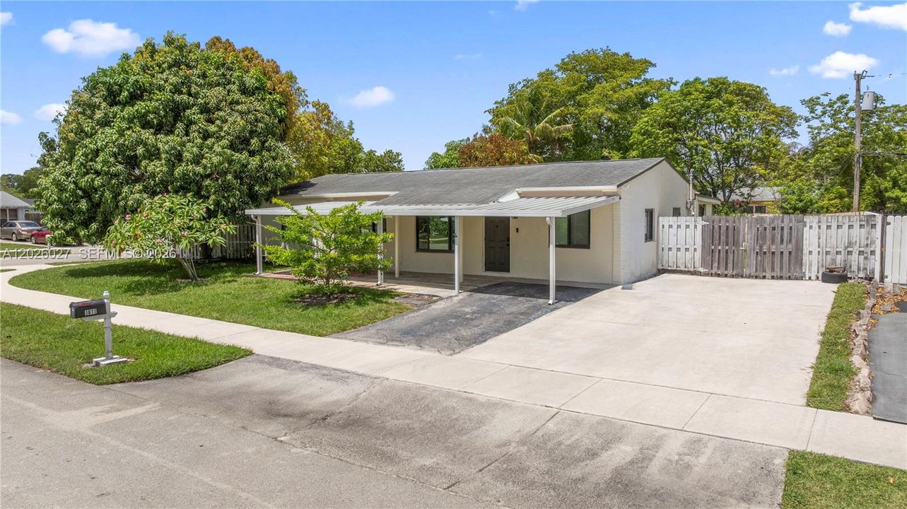 For Sale: $495,000 (4 beds, 2 baths, 1466 Square Feet)