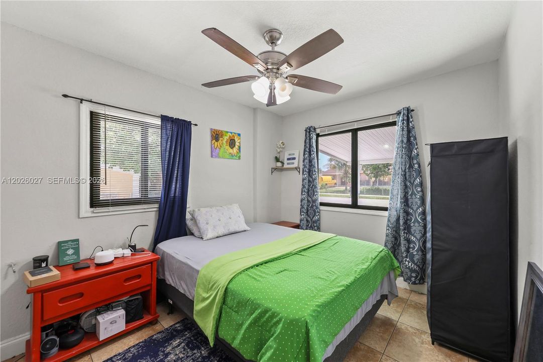 For Sale: $495,000 (4 beds, 2 baths, 1466 Square Feet)