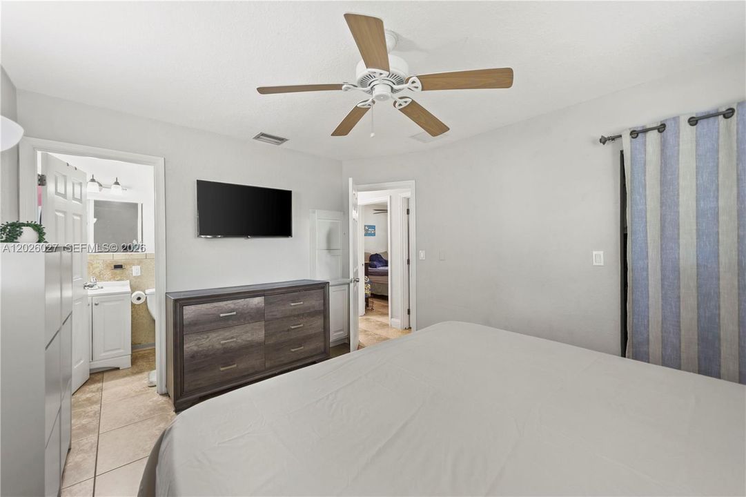 For Sale: $495,000 (4 beds, 2 baths, 1466 Square Feet)