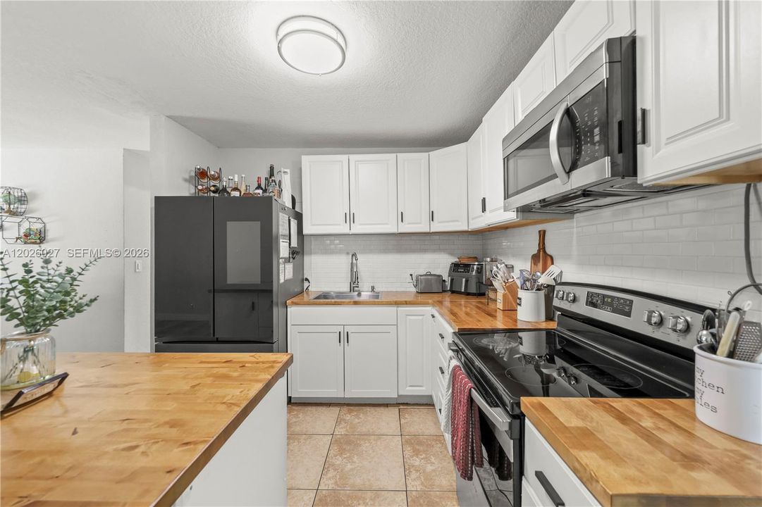 For Sale: $495,000 (4 beds, 2 baths, 1466 Square Feet)