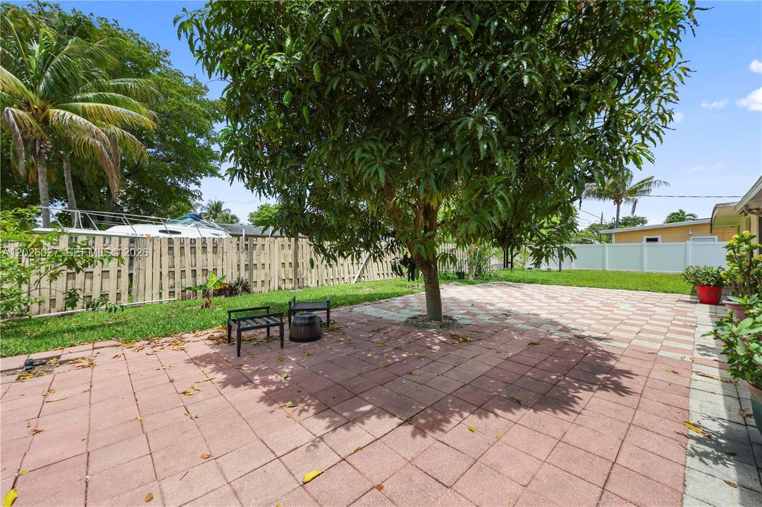 For Sale: $495,000 (4 beds, 2 baths, 1466 Square Feet)