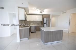 В аренду: $3,500 (2 спален, 2 ванн, 1067 Квадратных фут)