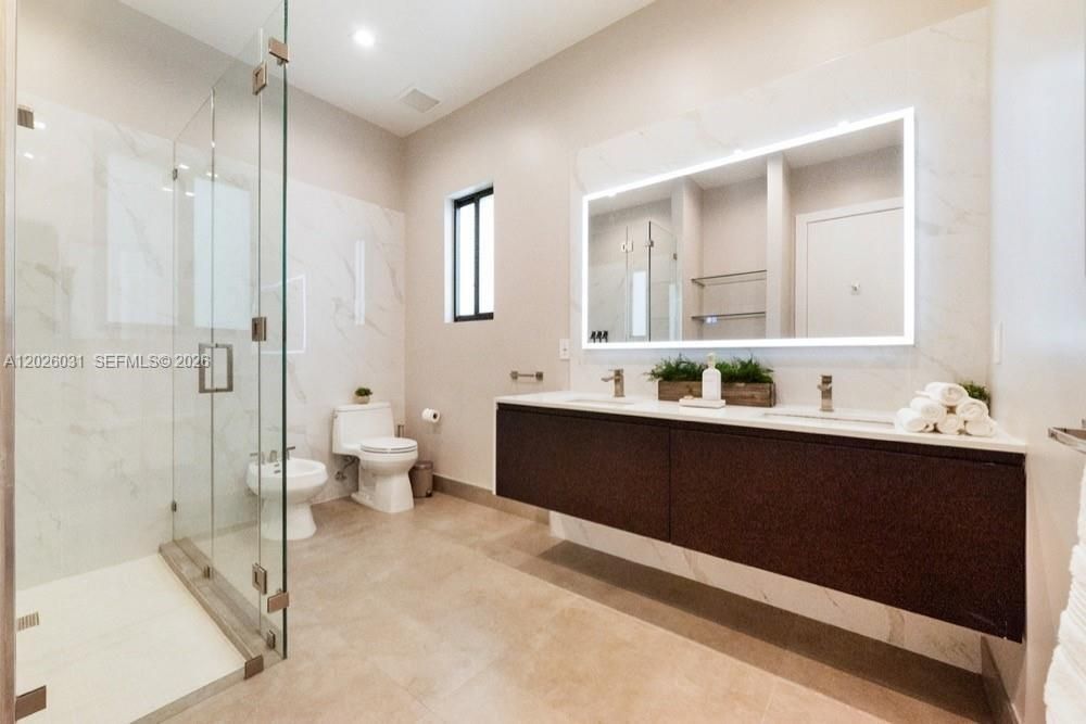 En Renta: $16,000 (4 camas, 4 baños, 2996 Pies cuadrados)