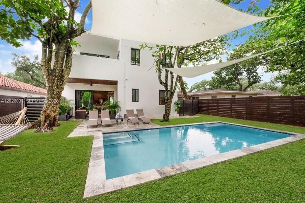 En Renta: $16,000 (4 camas, 4 baños, 2996 Pies cuadrados)
