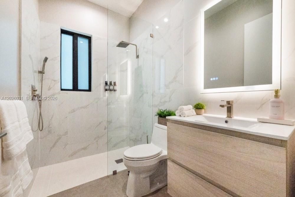 En Renta: $16,000 (4 camas, 4 baños, 2996 Pies cuadrados)