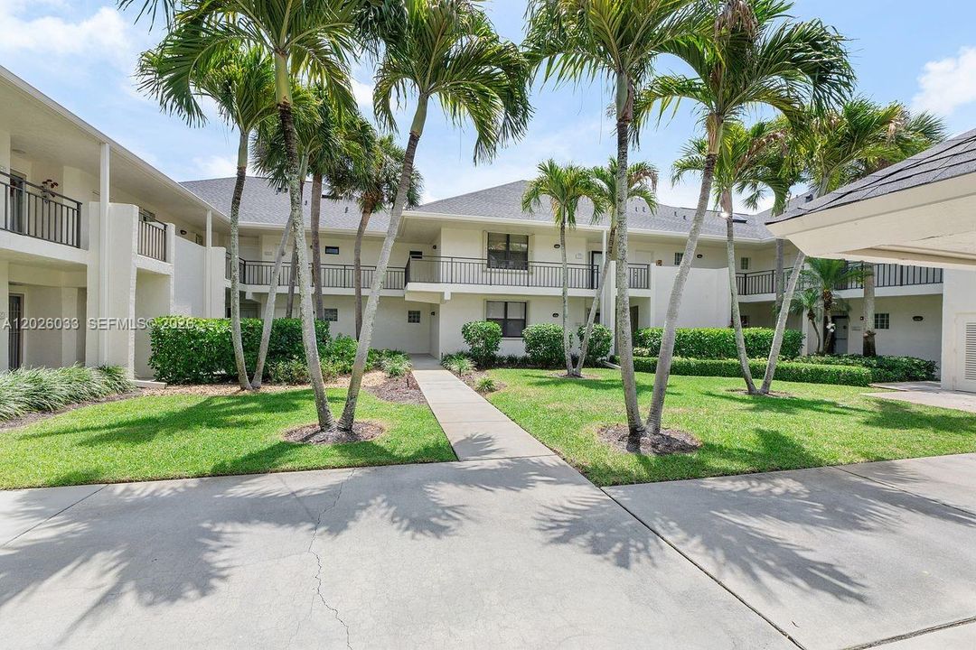 For Sale: $649,000 (3 beds, 3 baths, 2259 Square Feet)