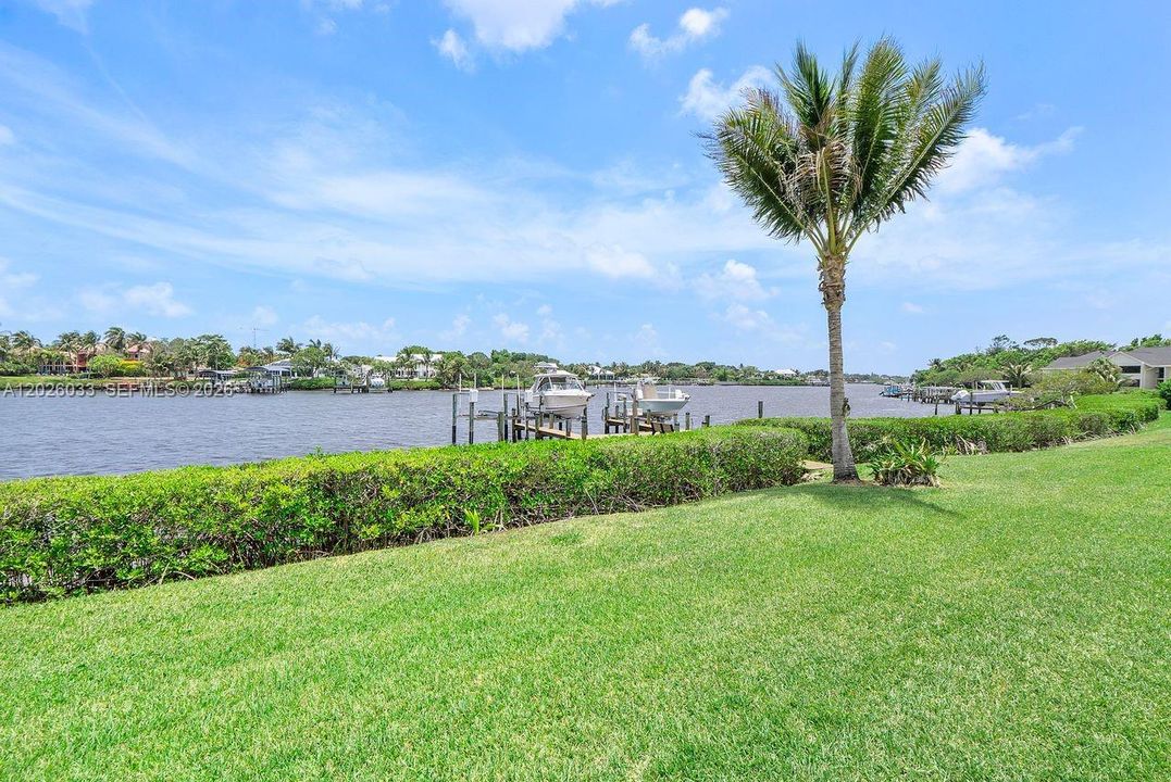 For Sale: $649,000 (3 beds, 3 baths, 2259 Square Feet)