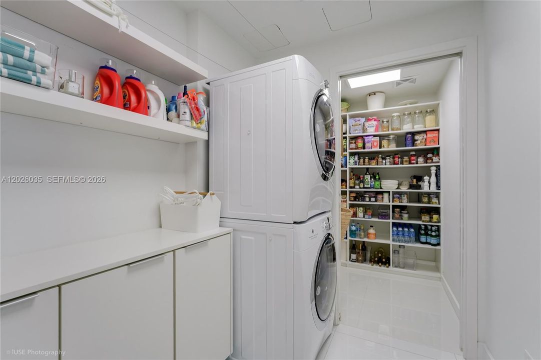 En Venta: $3,799,000 (2 camas, 3 baños, 1727 Pies cuadrados)
