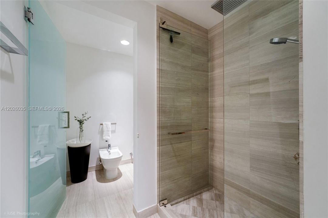 En Venta: $3,799,000 (2 camas, 3 baños, 1727 Pies cuadrados)