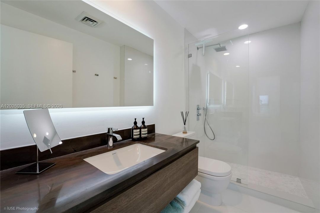 En Venta: $3,799,000 (2 camas, 3 baños, 1727 Pies cuadrados)