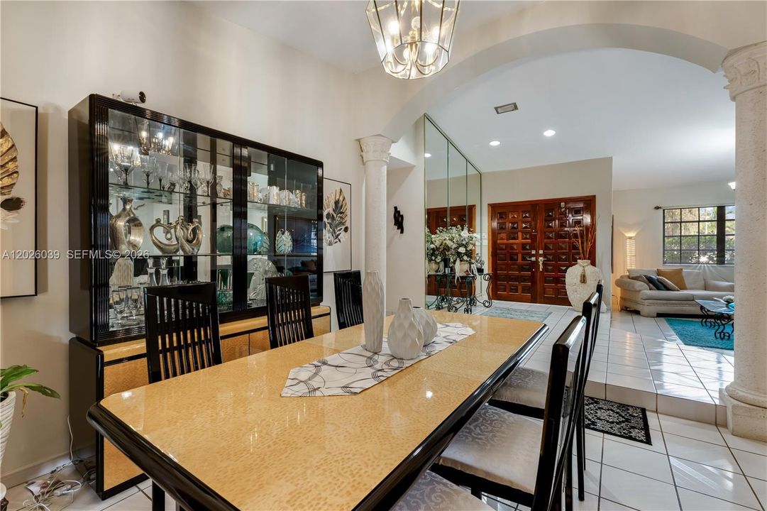 Active With Contract: $1,000,000 (6 beds, 4 baths, 3658 Square Feet)