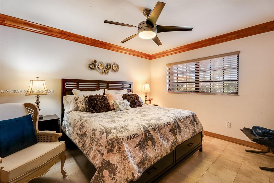 Active With Contract: $1,000,000 (6 beds, 4 baths, 3658 Square Feet)