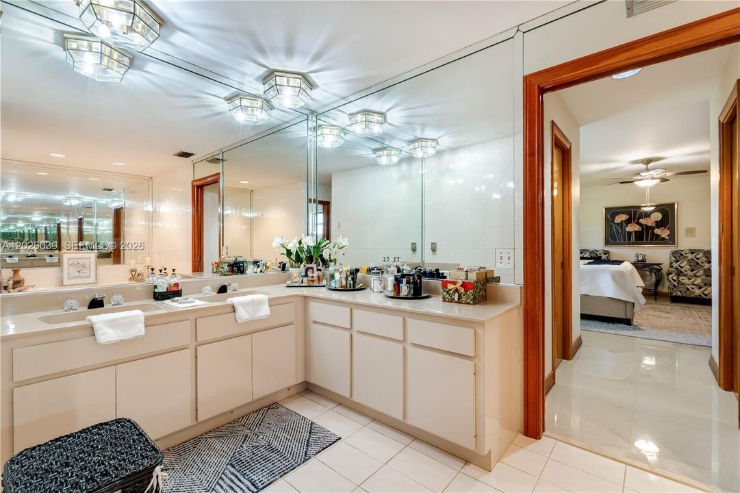 Active With Contract: $1,000,000 (6 beds, 4 baths, 3658 Square Feet)