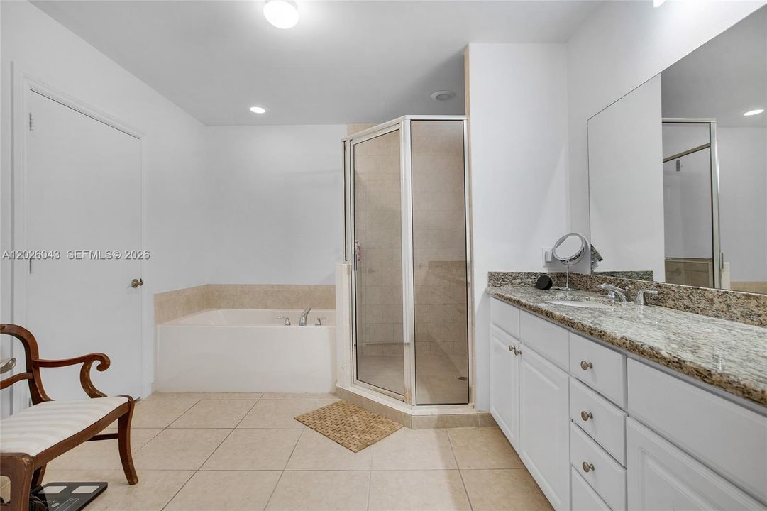 For Sale: $585,000 (2 beds, 2 baths, 1708 Square Feet)