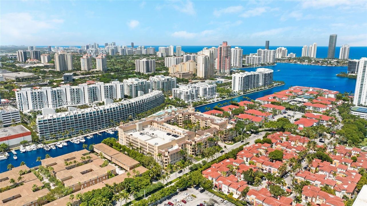 For Sale: $585,000 (2 beds, 2 baths, 1708 Square Feet)