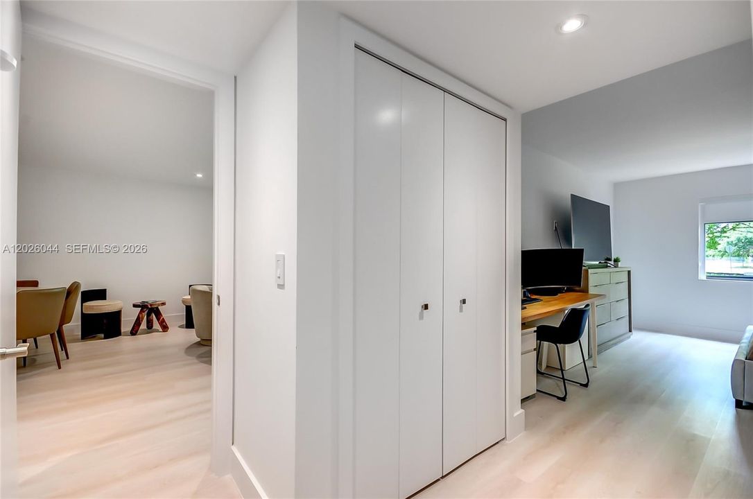 Active With Contract: $345,000 (2 beds, 2 baths, 1256 Square Feet)
