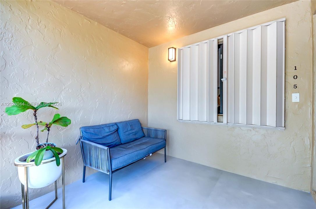 Active With Contract: $345,000 (2 beds, 2 baths, 1256 Square Feet)