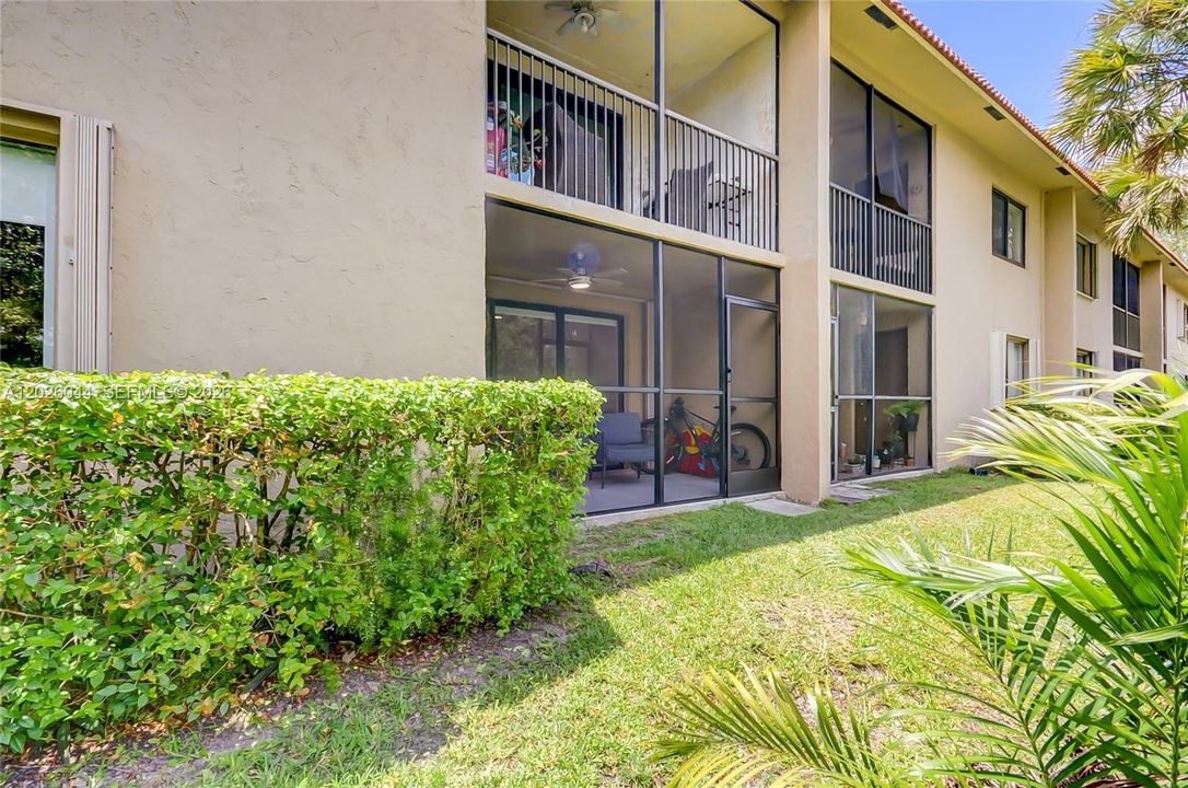 Active With Contract: $345,000 (2 beds, 2 baths, 1256 Square Feet)
