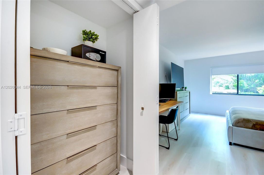 Active With Contract: $345,000 (2 beds, 2 baths, 1256 Square Feet)