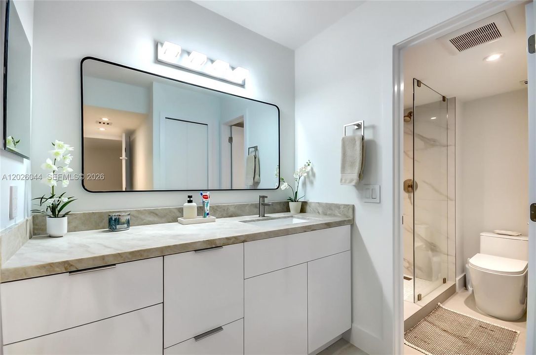 Active With Contract: $345,000 (2 beds, 2 baths, 1256 Square Feet)