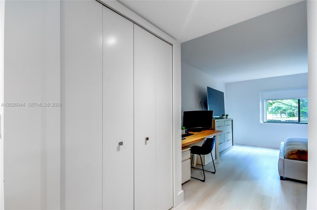 Active With Contract: $345,000 (2 beds, 2 baths, 1256 Square Feet)