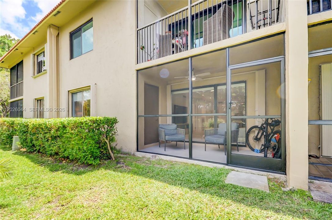 Active With Contract: $345,000 (2 beds, 2 baths, 1256 Square Feet)