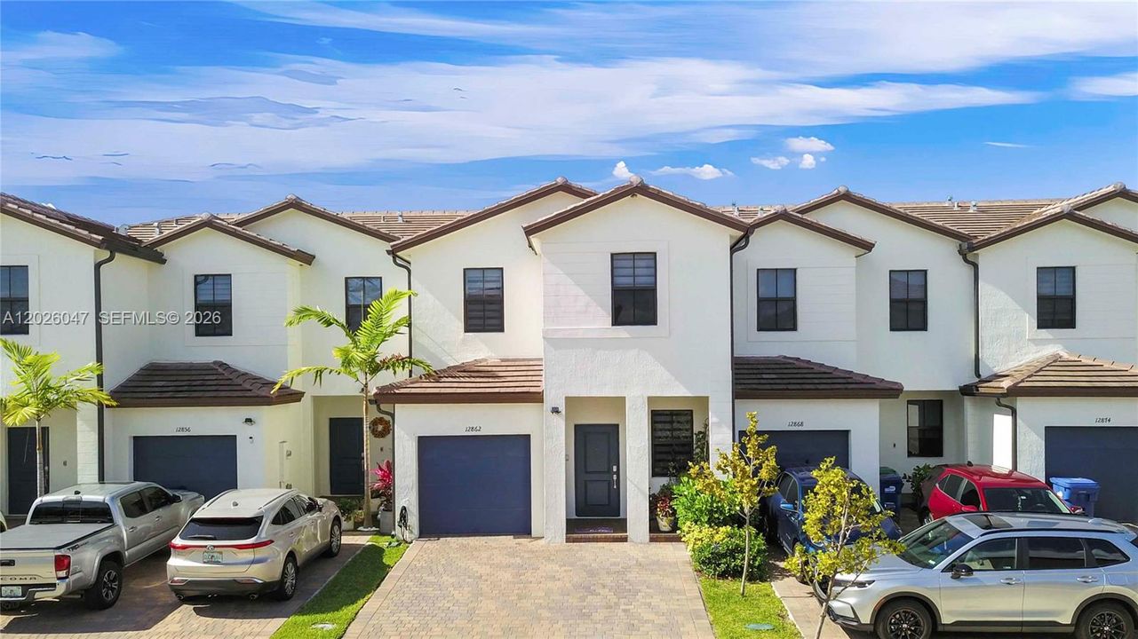 For Sale: $590,000 (4 beds, 2 baths, 1820 Square Feet)