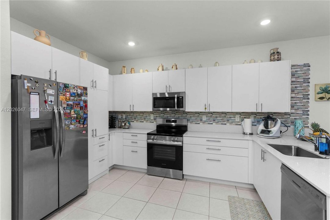 For Sale: $590,000 (4 beds, 2 baths, 1820 Square Feet)