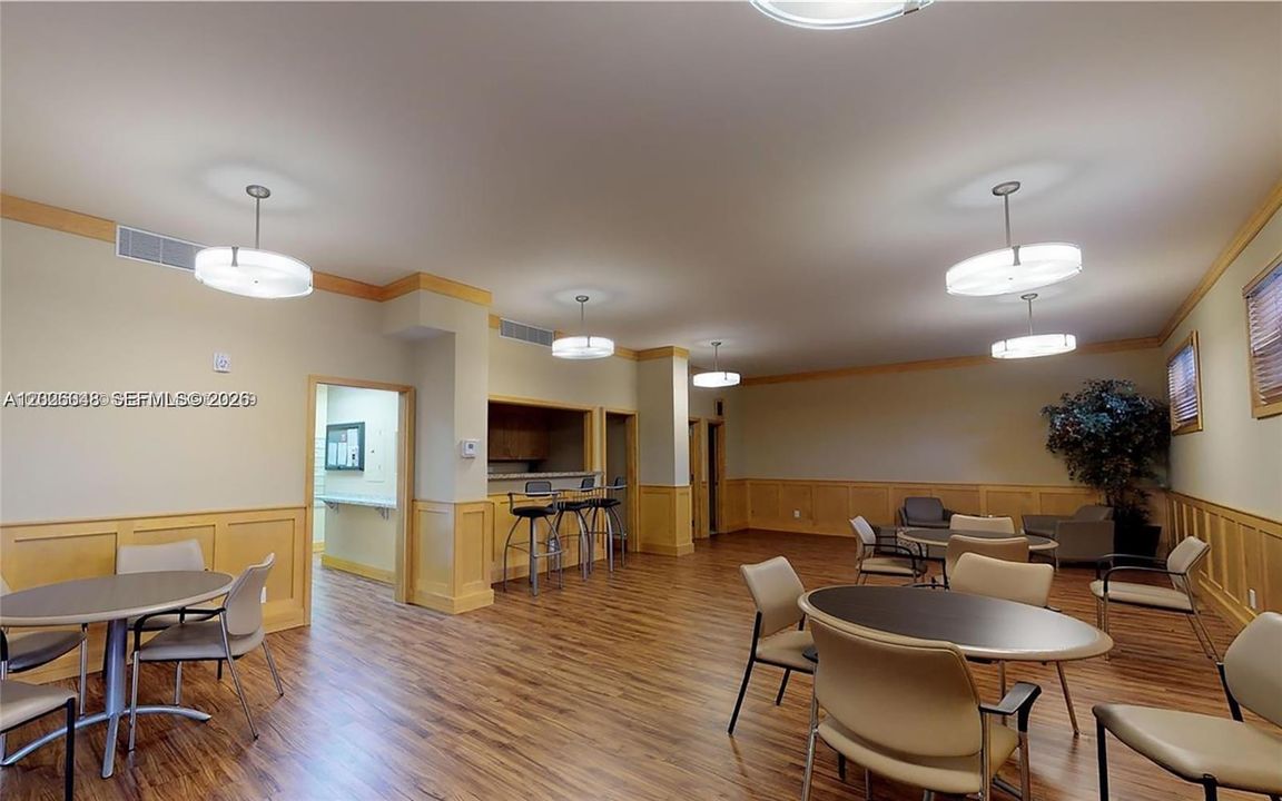 For Sale: $305,000 (3 beds, 2 baths, 1925 Square Feet)
