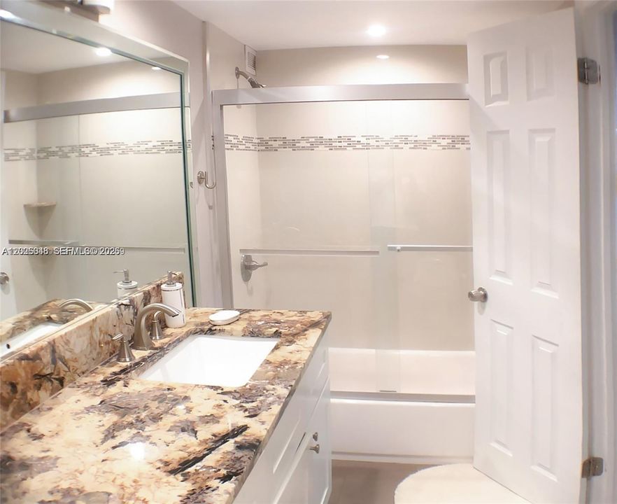 For Sale: $305,000 (3 beds, 2 baths, 1925 Square Feet)