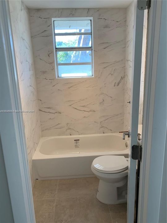 For Rent: $1,050 (0 beds, 1 baths, 450 Square Feet)