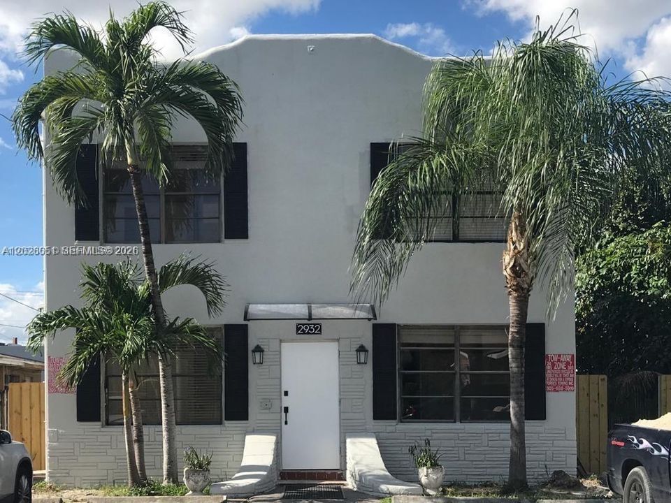 For Rent: $1,050 (0 beds, 1 baths, 450 Square Feet)