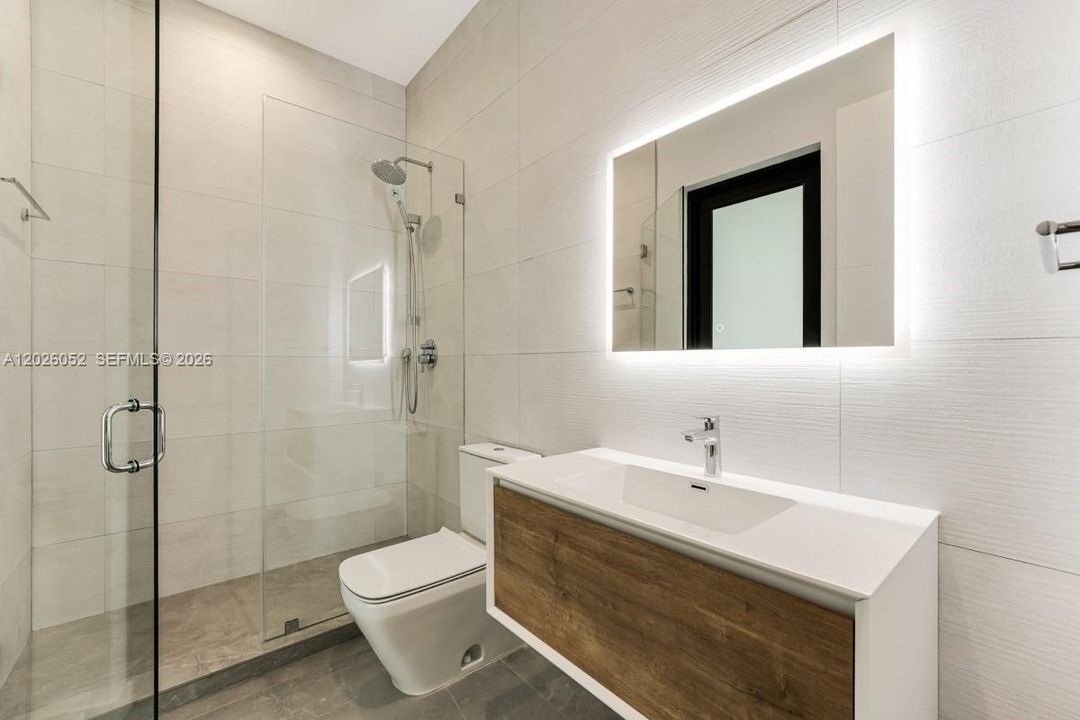 В аренду: $24,000 (5 спален, 5 ванн, 3721 Квадратных фут)
