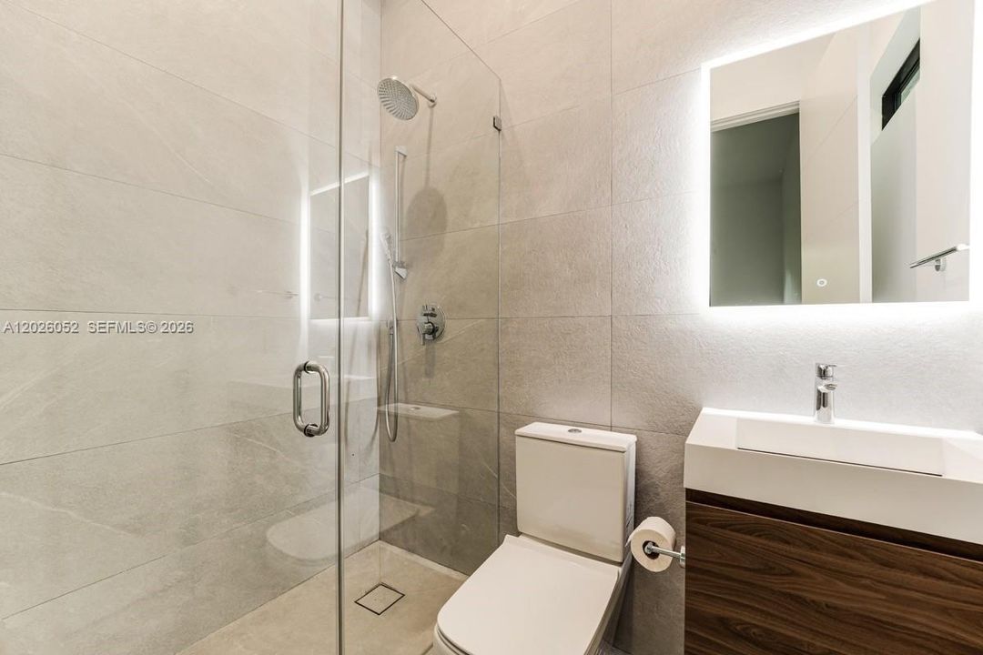В аренду: $24,000 (5 спален, 5 ванн, 3721 Квадратных фут)