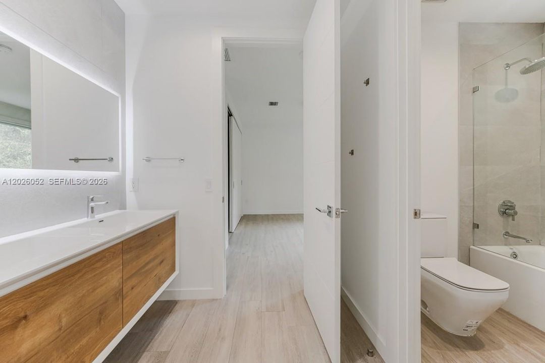 В аренду: $24,000 (5 спален, 5 ванн, 3721 Квадратных фут)