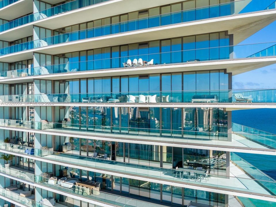 В аренду: $13,000 (2 спален, 2 ванн, 1201 Квадратных фут)