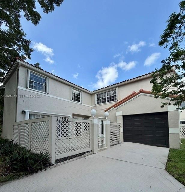Active With Contract: $484,000 (3 beds, 2 baths, 1666 Square Feet)