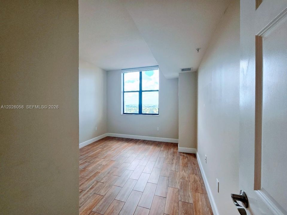 В аренду: $3,450 (2 спален, 2 ванн, 1010 Квадратных фут)