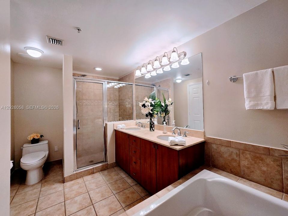 В аренду: $3,450 (2 спален, 2 ванн, 1010 Квадратных фут)
