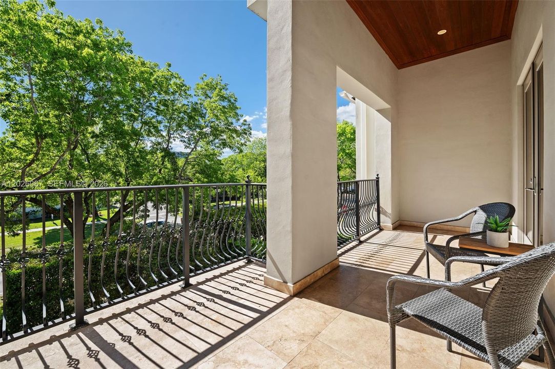 For Sale: $2,230,000 (3 beds, 3 baths, 2678 Square Feet)